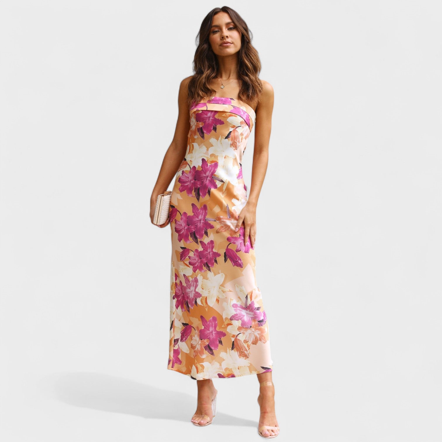 Carmen - Ilma varrukateta satiin Kleid
